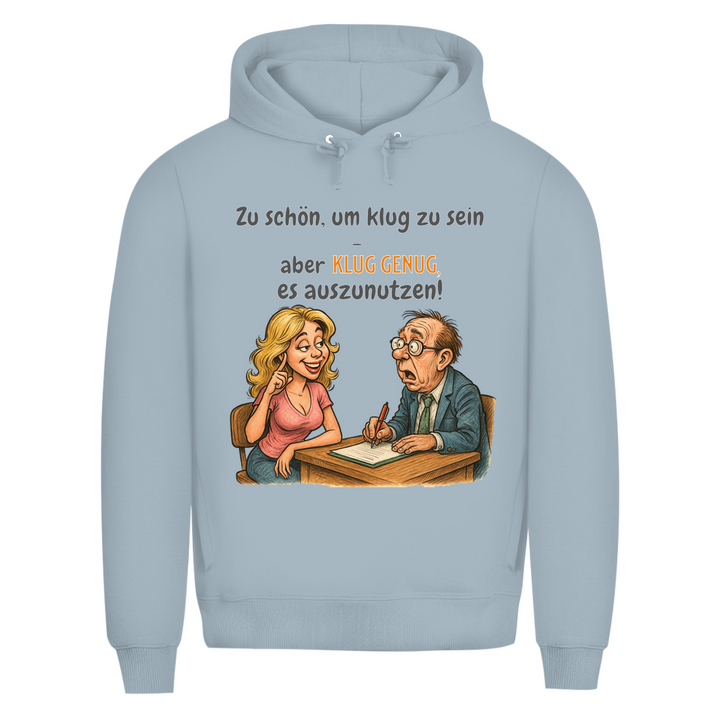 Blond? Ja. Blöd? Niemals.